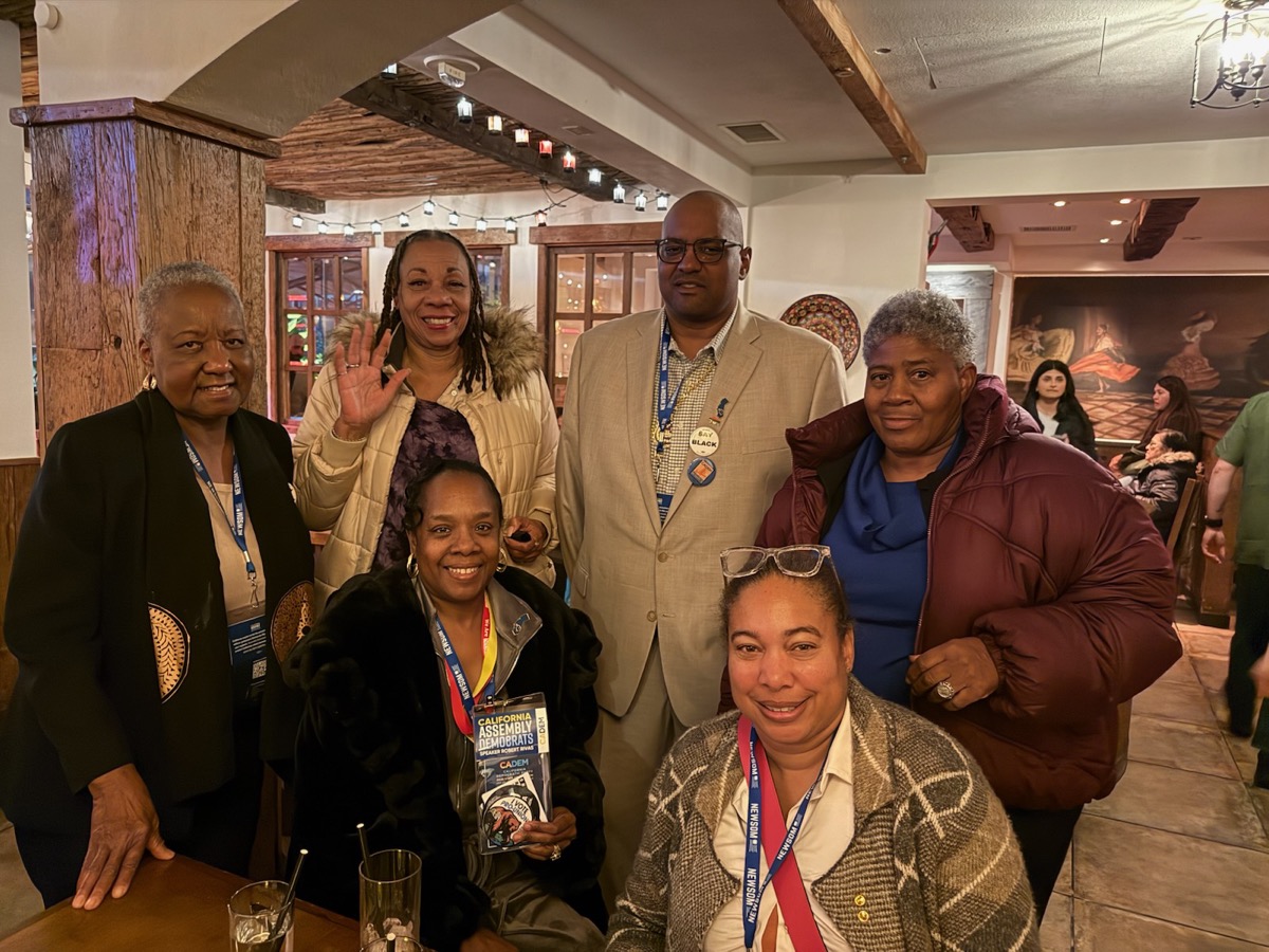 Cedric with Democratic Party supporters at dinner